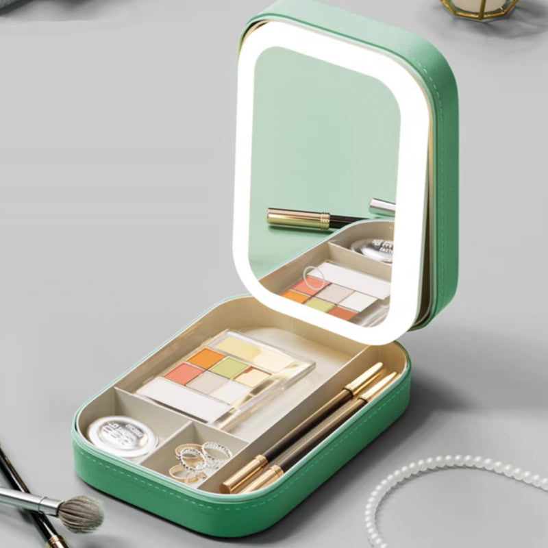 Vielseitiger GlowCase Luxe Beauty Organizer mit LED-Spiegel, nutzbar zu Hause & auf Reisen.