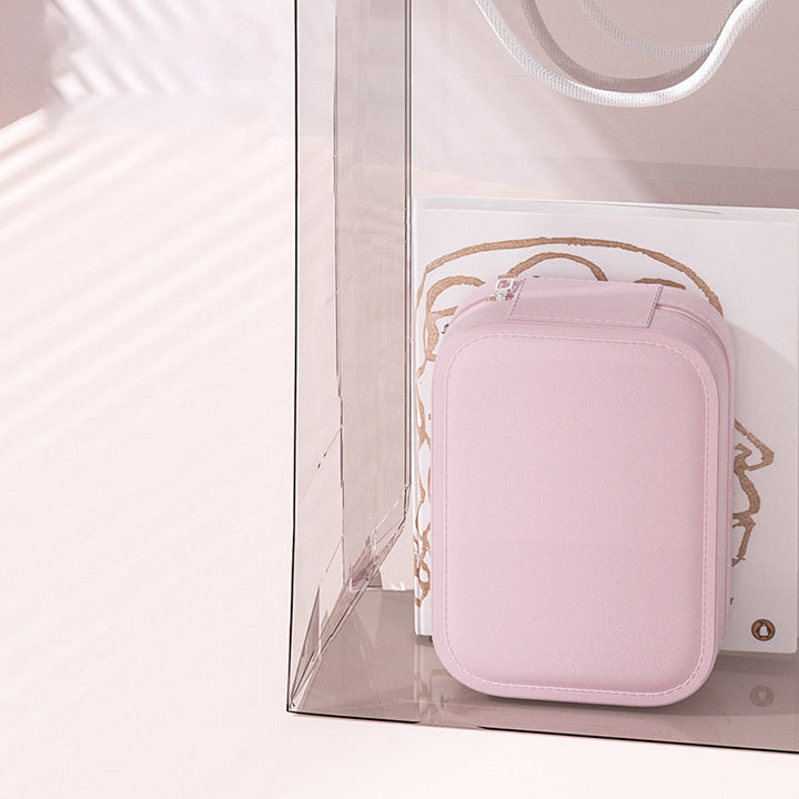Geräumiger Kosmetik Organizer GlowCase Luxe mit LED-Beleuchtung, hält alle Schminkutensilien griffbereit.