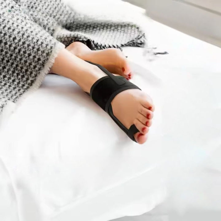 Unisex Hallux Valgus Nachtschiene für ergonomische Fußkorrektur und Schmerzlinderung im Schlaf.
