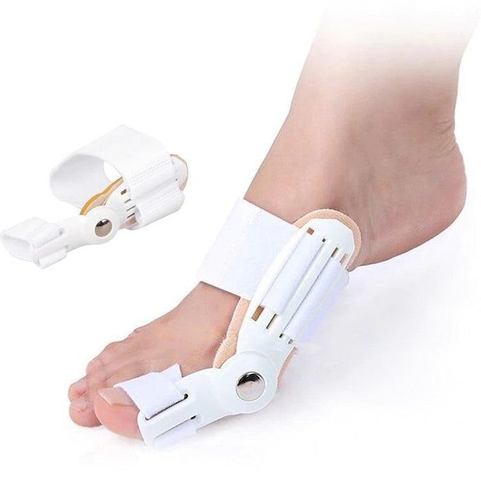 Komfortable Hallux Valgus Nachtschiene am Fuß, unterstützt orthopädische Fußkorrektur und gesunde Füße im Schlaf.
