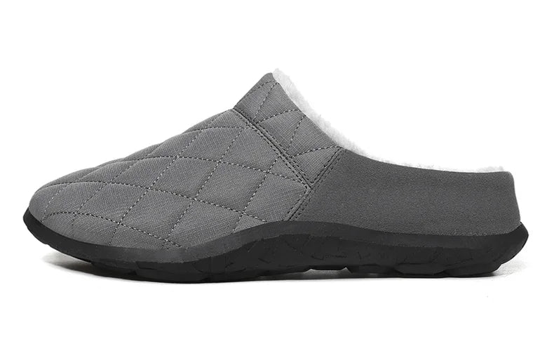Braune Unisex Hausschuhe, warm & gemütlich, rutschfeste Winterschuhe.