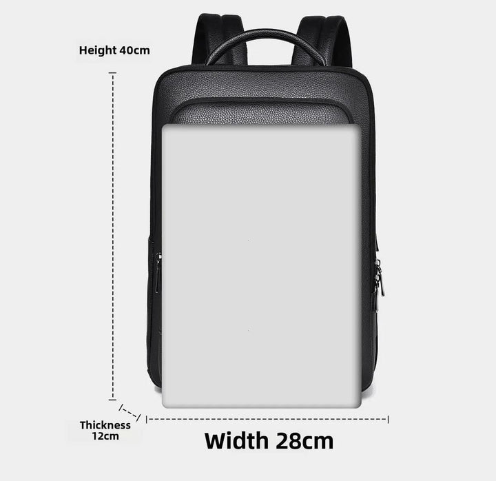 Moderner schwarzer Unisex Rucksack im Freien, unterstreicht seine Vielseitigkeit und robustes Design.