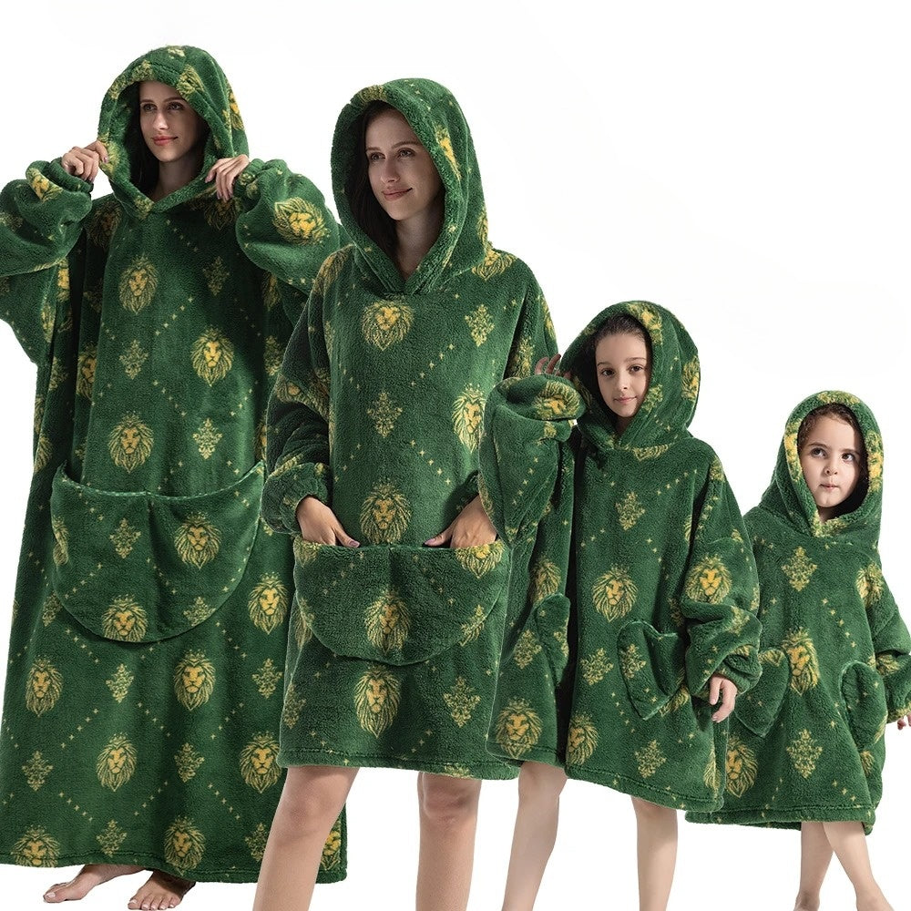 Flauschige Kürbis Hoodie-Decke, ideal für gemütliche Herbstabende & Halloween. Unisex Oversized Kuschel-Decke.