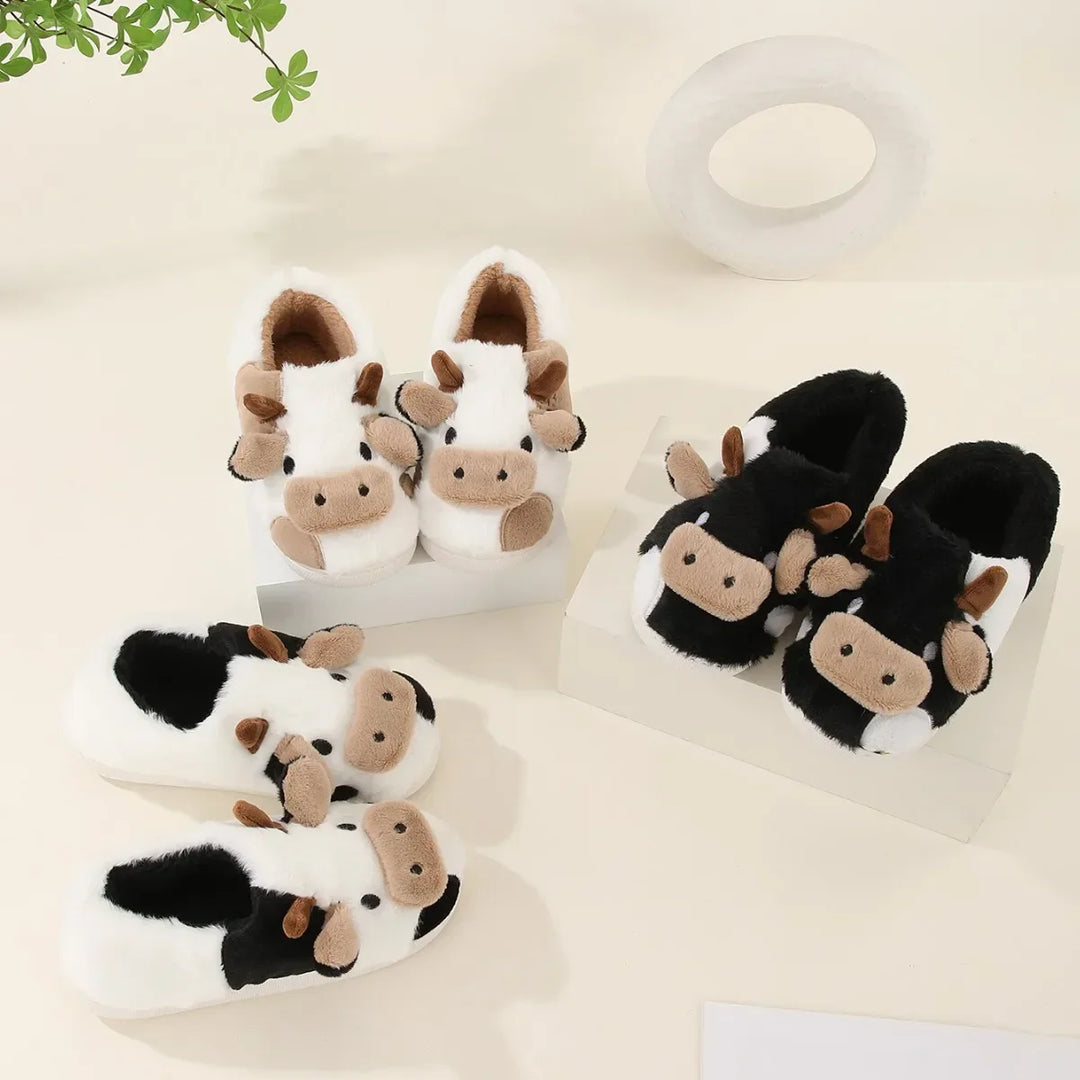 Flauschige Kuh Hausschuhe unisex, mit rutschfester Sohle für Sicherheit & Wärme im Winter, gemütliche Tierpantoffeln.