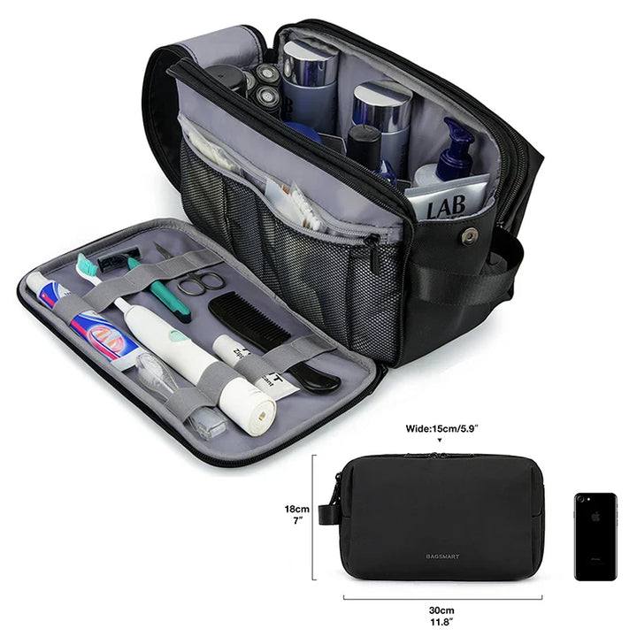 Innenansicht der Kulturtasche mit Netztaschen & Gummibändern für Flaschen; optimale Ordnung.