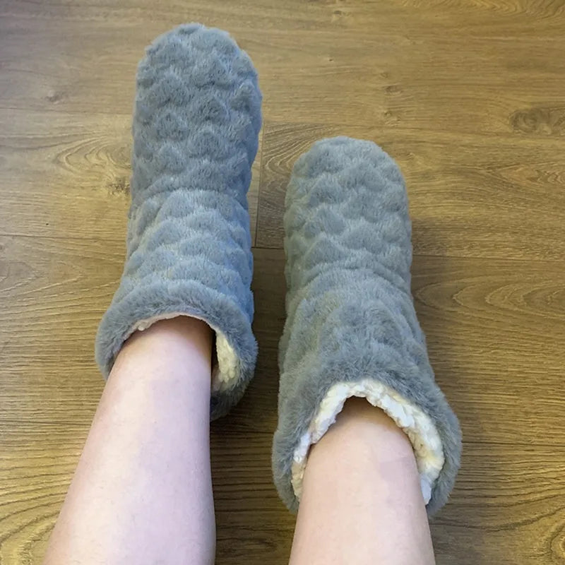 Rutschfeste Kuschelsocken unisex, warm gefüttert, ideal als Haussocken für Herbst & Winter.