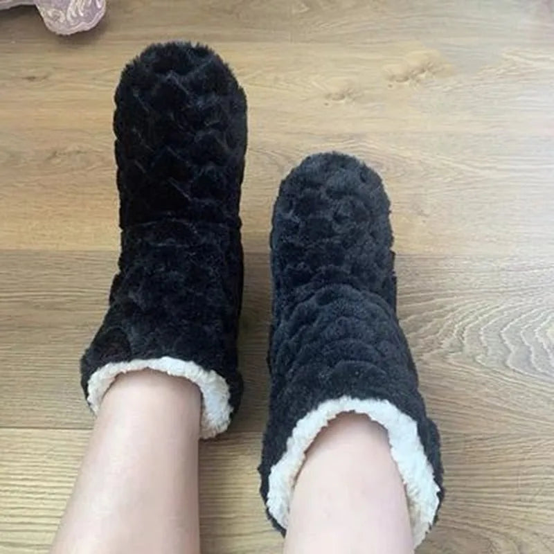 Gemütliche Unisex Kuschelsocken, perfekt für warme Füße im Winter; flauschig & rutschfest.