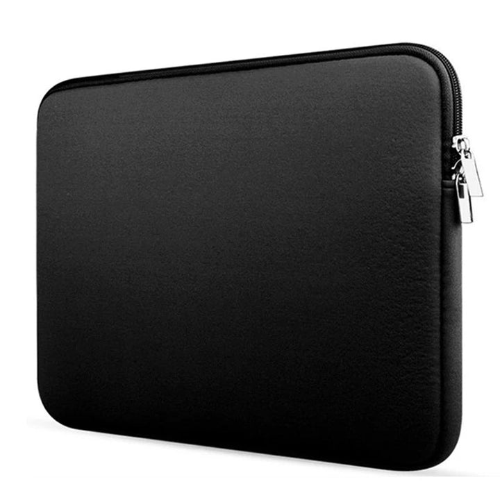 Person trägt graue Laptoptasche: Stilvolle Unisex Notebookhülle für Arbeitsalltag oder Uni. Optimales Laptopzubehör.