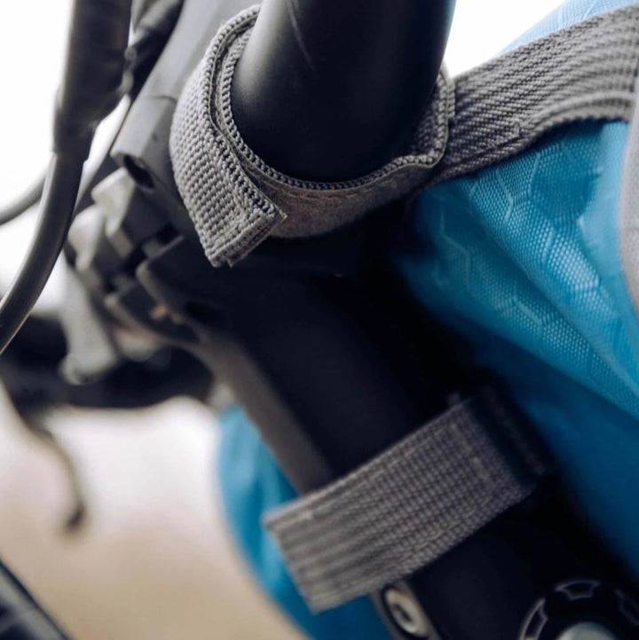 Perfekte Fahrradtasche für Reiseräder, bietet sichere Aufbewahrung & Navigation via Touchscreen.