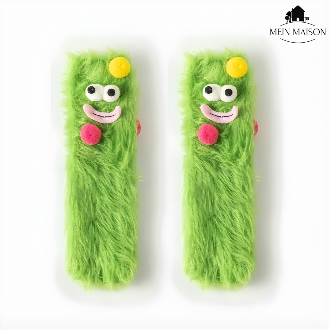 Stapel verschiedener lustiger 3D Socken, Unisex, warm & perfekt als humorvolles Weihnachtsgeschenk.
