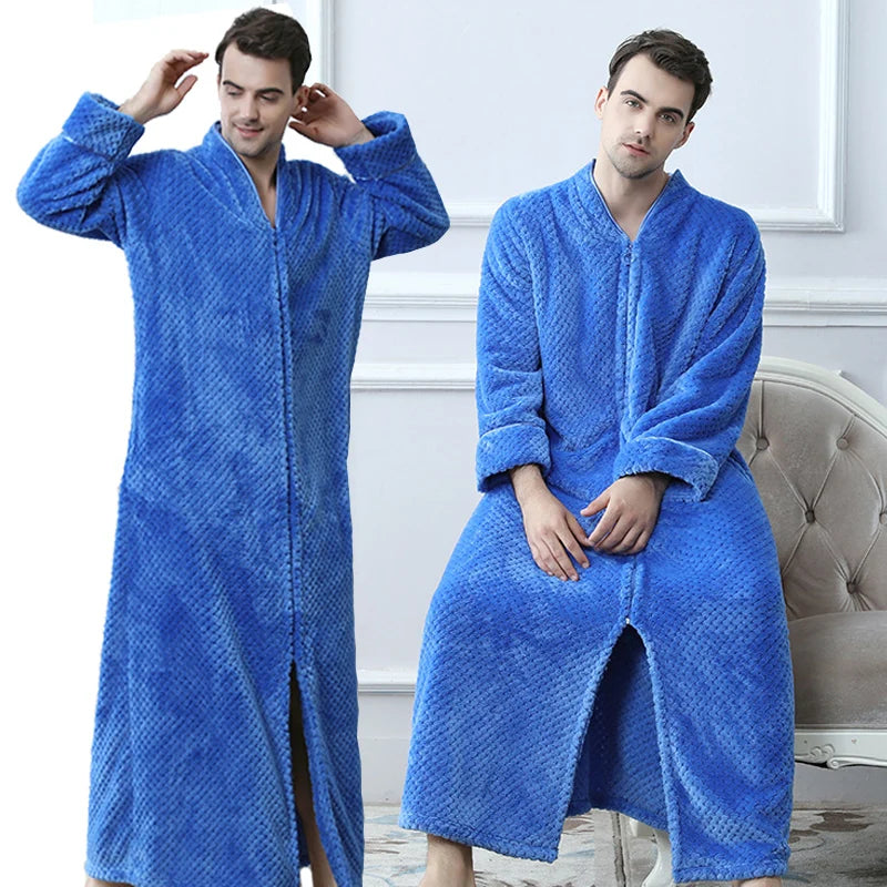 Detailansicht: Flauschiger, extra langer Unisex Bademantel, weich und saugfähig, für ein Gefühl von Luxus auf der Haut.