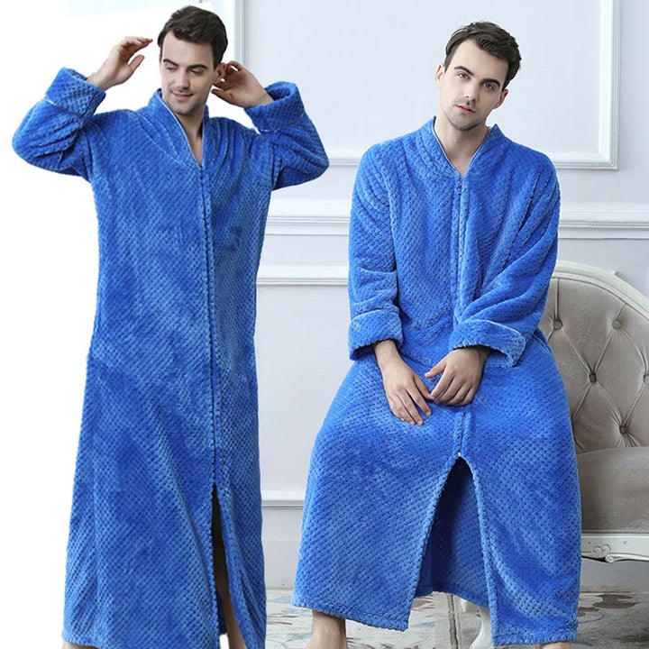 Detailansicht: Flauschiger, extra langer Unisex Bademantel, weich und saugfähig, für ein Gefühl von Luxus auf der Haut.