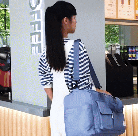 Stilvolle Handgepäcktasche, unisex, wasserdicht & mit optimaler Organisation für kurze Reisen.