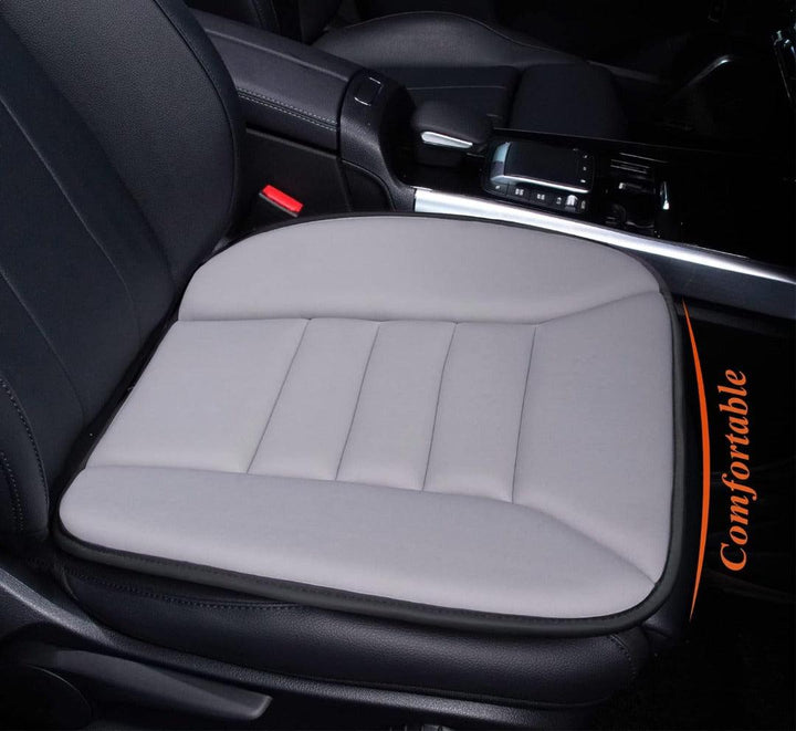 Universelles Autositzkissen mit Memory Foam, fördert gesunde Sitzhaltung & mindert Schmerzen.