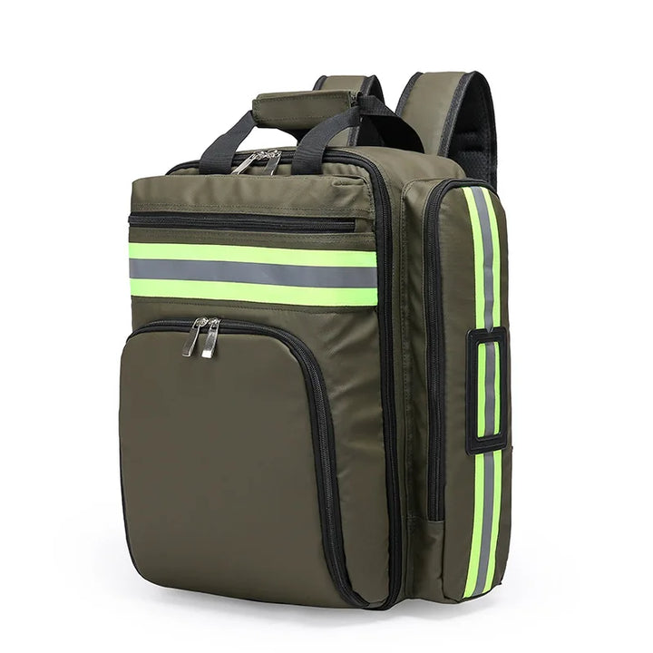 Hochwertiger Survival Rucksack mit reflektierenden Elementen, wasserdicht und langlebig. Essential für Notfallausrüstung.