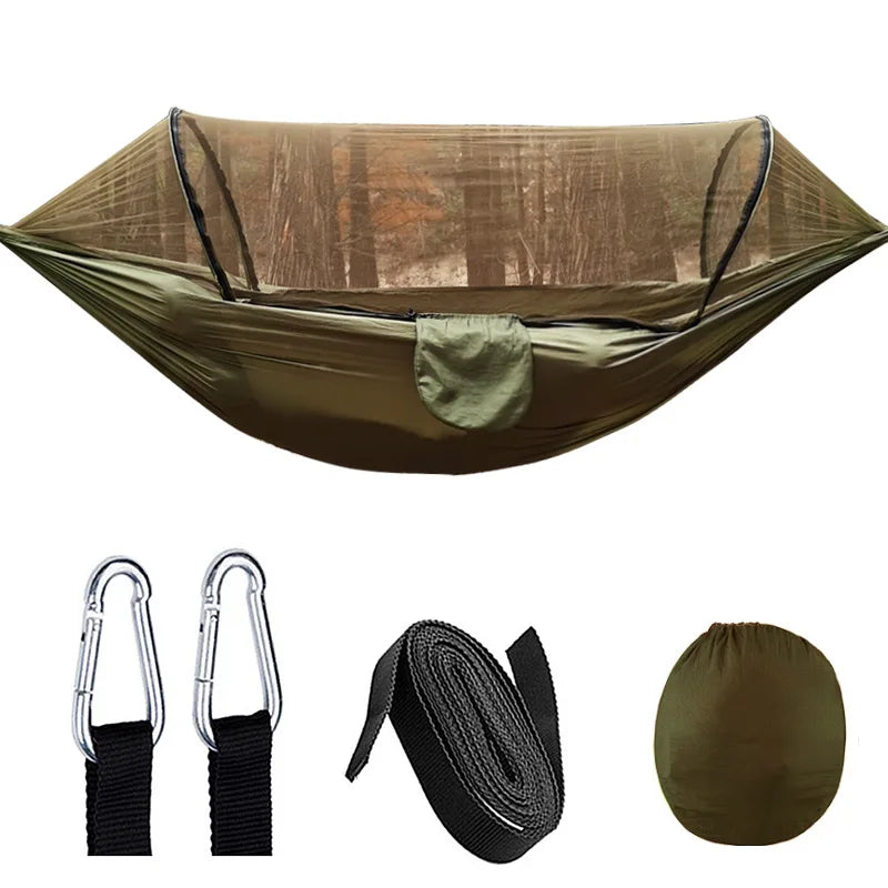 Robuste Outdoor-Hängematte für Entspannung im Garten oder Abenteuer beim Camping; unisex, mit Schutz.