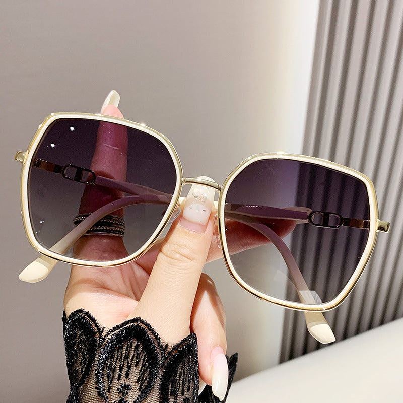 Sonnenbrille für den Sommer: Unisex Oversize, polarisiert. Mit UV-Schutz, stilvolles Reisezubehör und Modeaccessoire.