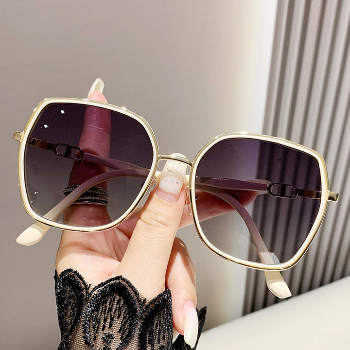 Sonnenbrille für den Sommer: Unisex Oversize, polarisiert. Mit UV-Schutz, stilvolles Reisezubehör und Modeaccessoire.
