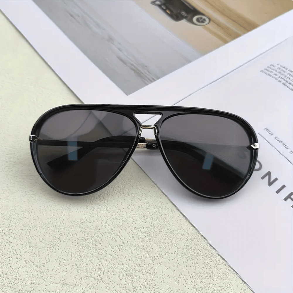 Stilvolle Unisex Aviator Sonnenbrille bietet optimalen UV-Schutz und klare Sicht bei jeder Aktivität.