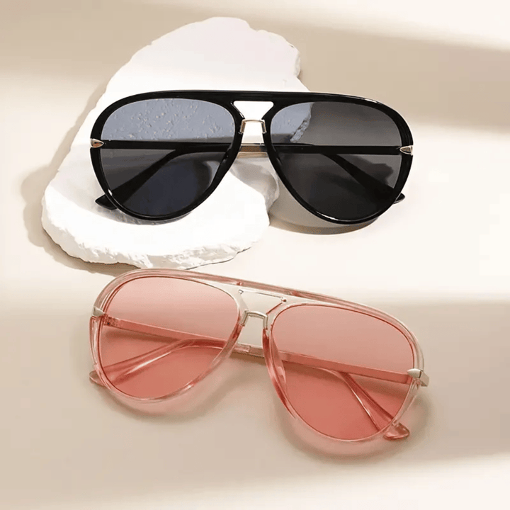 Elegante Pilotenbrille aus Metall, klassisches Design für Damen und Herren. Hochwertiges Mode-Accessoire.