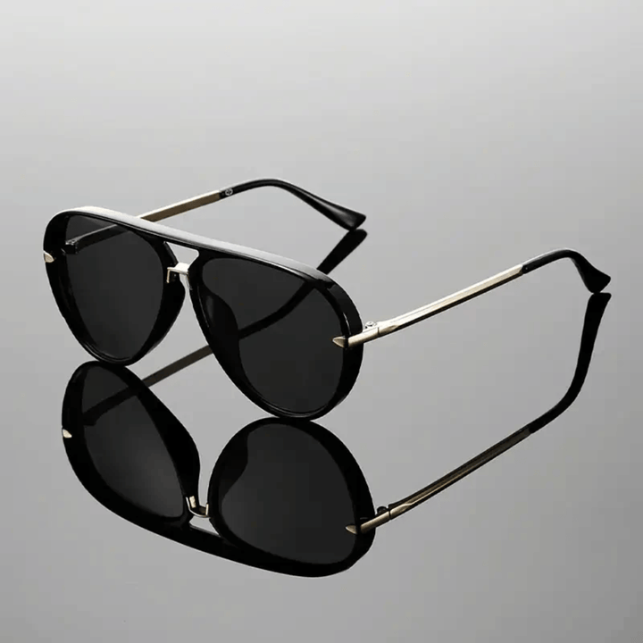 Klassische Unisex Piloten-Sonnenbrille mit dunklen Gläsern und effektivem Sonnenschutz.