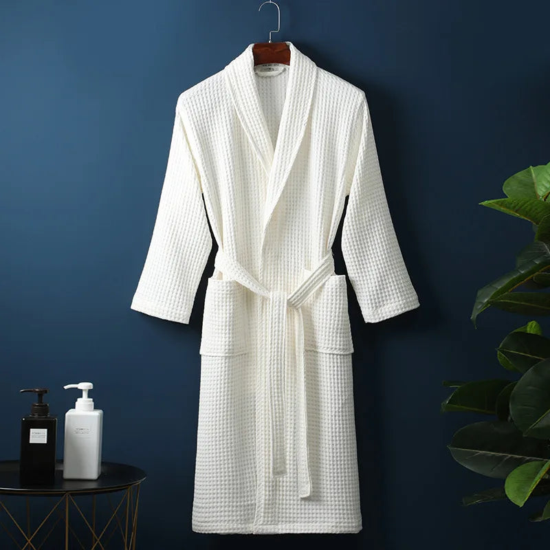 Unisex Premium Bademantel für Herren & Damen, weich, atmungsaktiv & mit Taschen. Ideal für Wellness & Komfort.