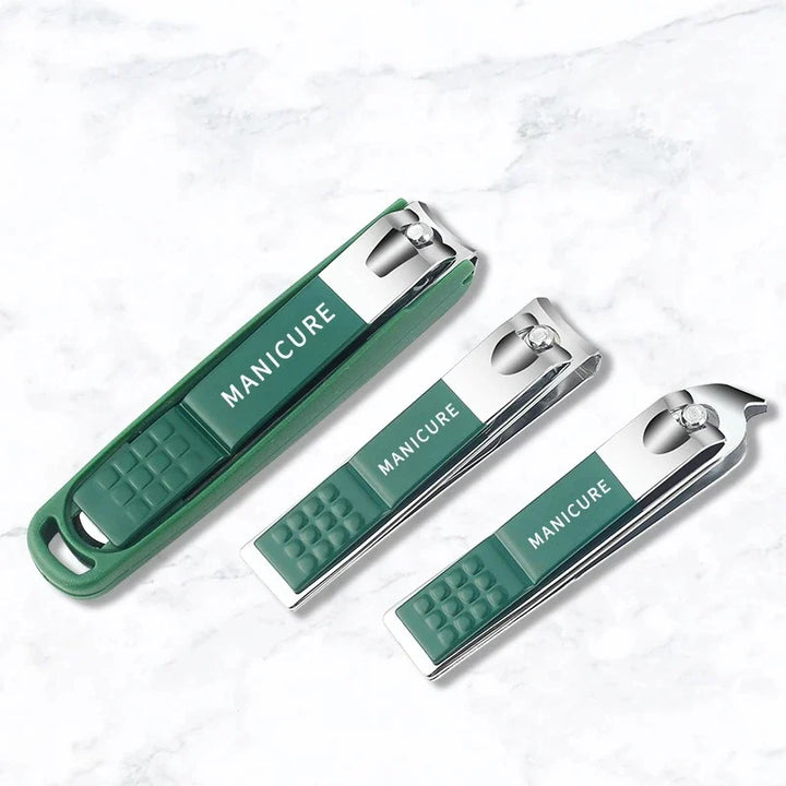 Premium-Nagelpflege-Set mit verschiedenen Nagelknipsern & Tools. Garantiert Hygiene und Präzision.