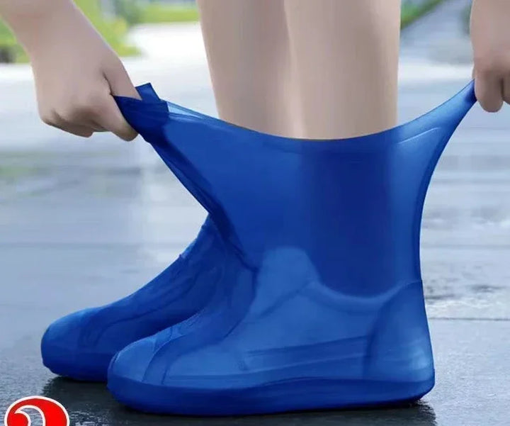 Robuste Überschuhe für Herbst & Winter, halten die Füße trocken und warm bei Schnee & Regen.