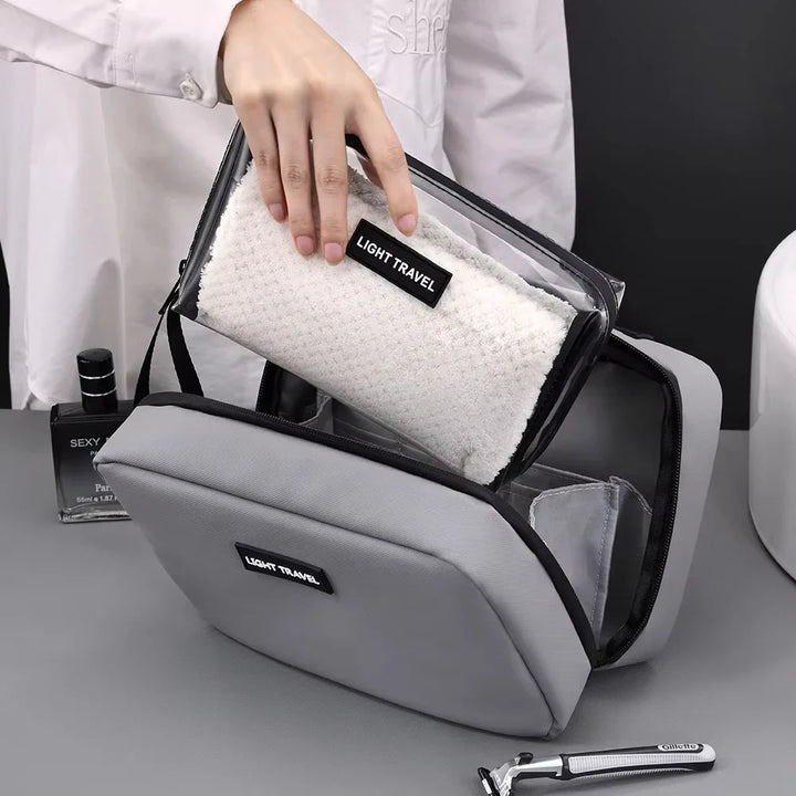 Geräumiger Unisex Reise Kulturbeutel mit vielen Fächern als Organizer für Pflegeprodukte. Ideal für Reisen.