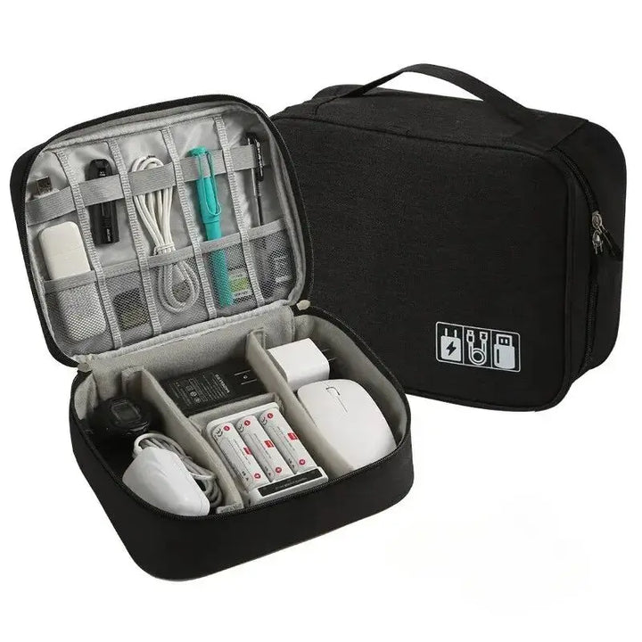 Praktischer Reise-Organizer für Elektronik & Tech-Zubehör. Hält Powerbank & Kabel in jeder Reisetasche ordentlich.