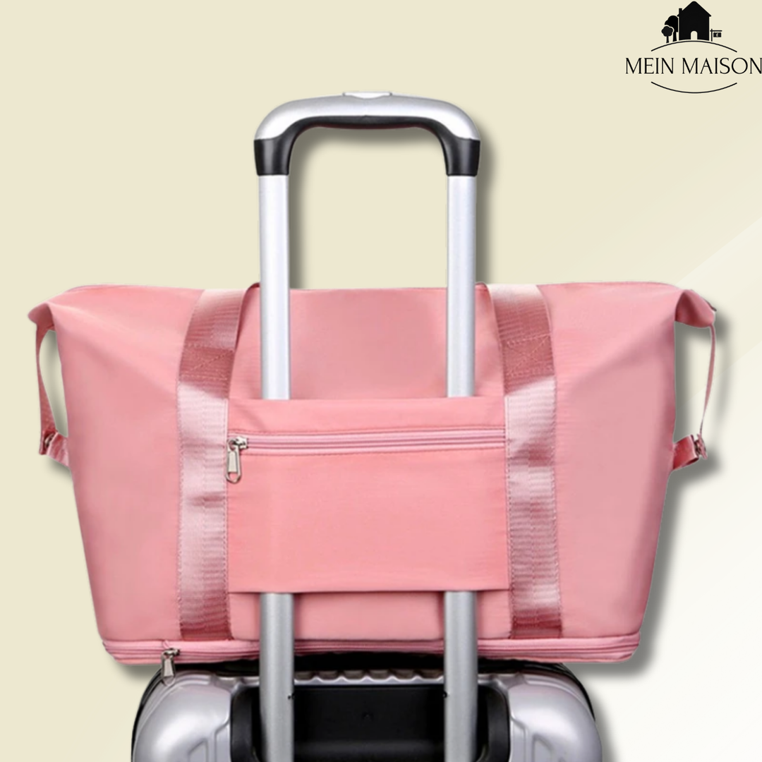 Stylische Unisex Reisetasche von vorne, kompaktes Design. Robustes Material, ideal für Handgepäck & Reisen.