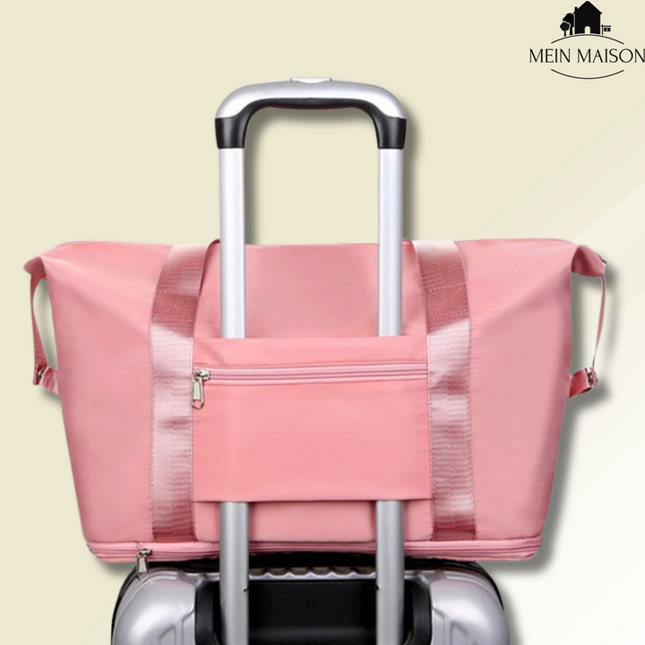 Stylische Unisex Reisetasche von vorne, kompaktes Design. Robustes Material, ideal für Handgepäck & Reisen.