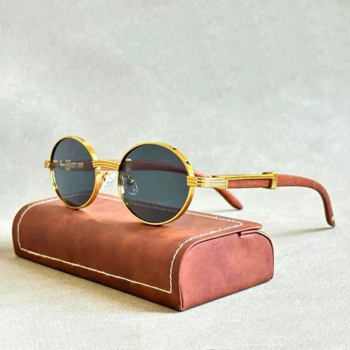 Nachhaltige Holzsonnenbrille mit Vintage-Holzgestell. Leicht und komfortabel, bietet optimalen UV-Schutz.