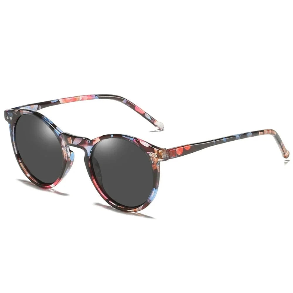 Elegante Unisex Retro Sonnenbrille rund. Stilvolles Accessoire mit UV400 Augenschutz für Outdoor & Mode.