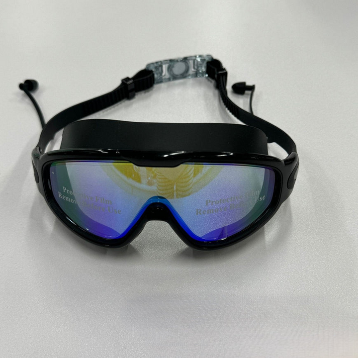 Seitenansicht: Unisex Schwimmbrille mit breitem Sichtfeld. Anti-Beschlag, UV-Schutz.