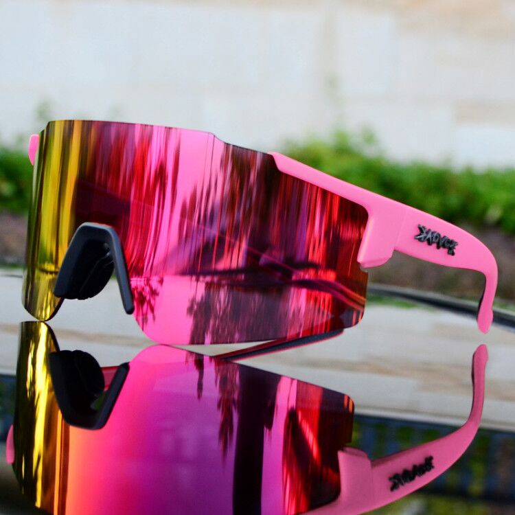 Essentielles Sportzubehör: Unisex Sport-Sonnenbrille mit UV-Schutz. Perfekt als Lauf- & Fahrradbrille.