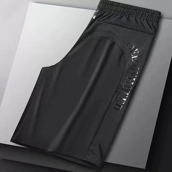 Detailansicht der atmungsaktiven Super-Stretch Shorts; schnelltrocknendes Material für optimalen Komfort.