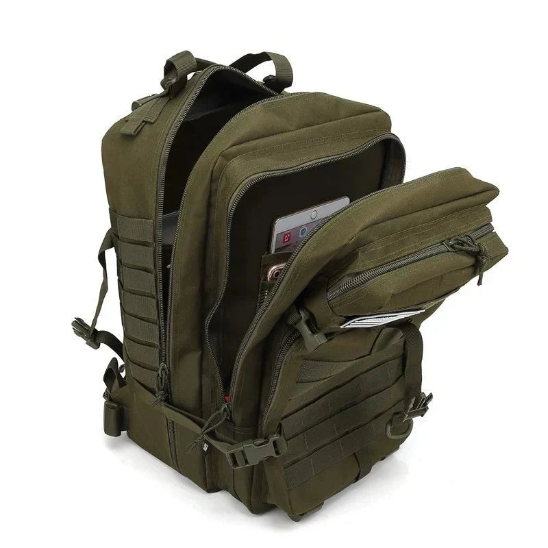Vielseitiger wasserdichter Rucksack: perfekt als Wanderrucksack, Reisetasche oder Alltagsbegleiter.