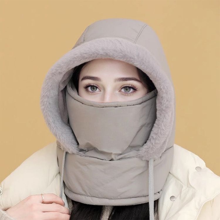 Winddichte Outdoor Mütze mit Gesichtsmaske für umfassenden Schutz im Winter.