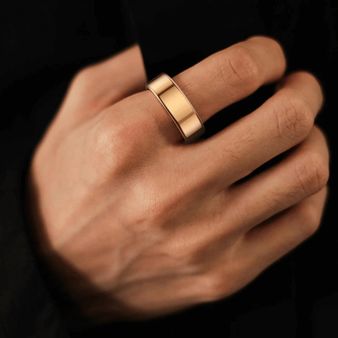 Präziser Titan Fitness Tracker Ring, erfasst Herzfrequenz, Schlafphasen und tägliche Aktivität.