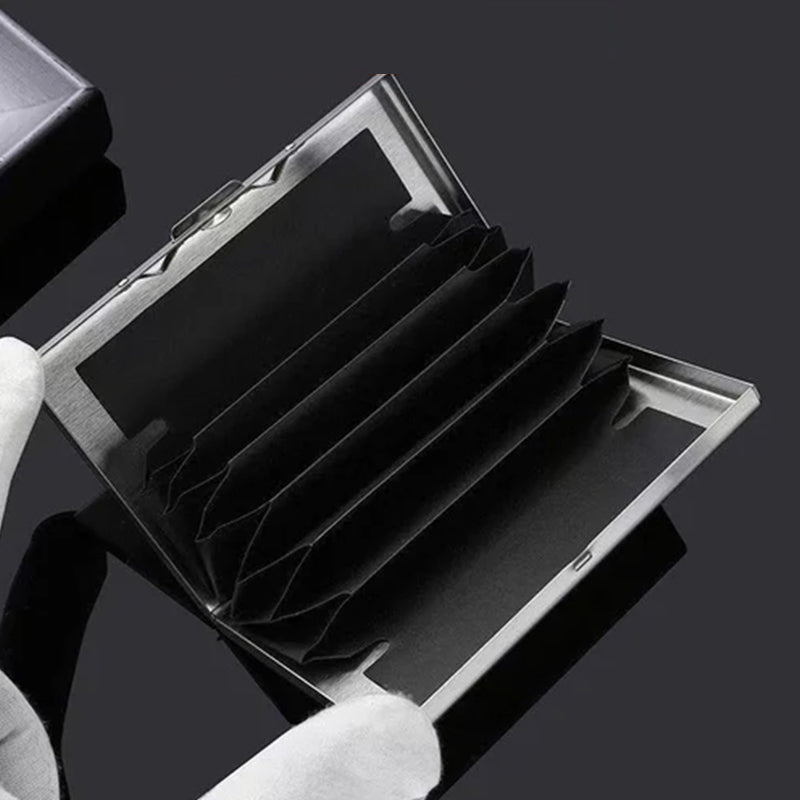 Geschenkidee: Unisex Kartenetui mit RFID-Schutz, kompakt, sicher und stilvoll.