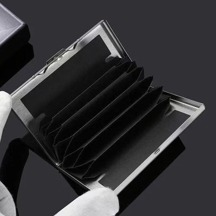 Geschenkidee: Unisex Kartenetui mit RFID-Schutz, kompakt, sicher und stilvoll.