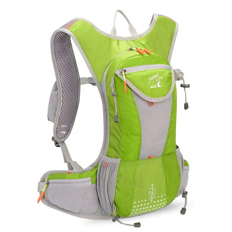 Kompakter, leichter Tagesrucksack mit Trinkblase, wasserdicht, ideal für Sport & Outdoor.