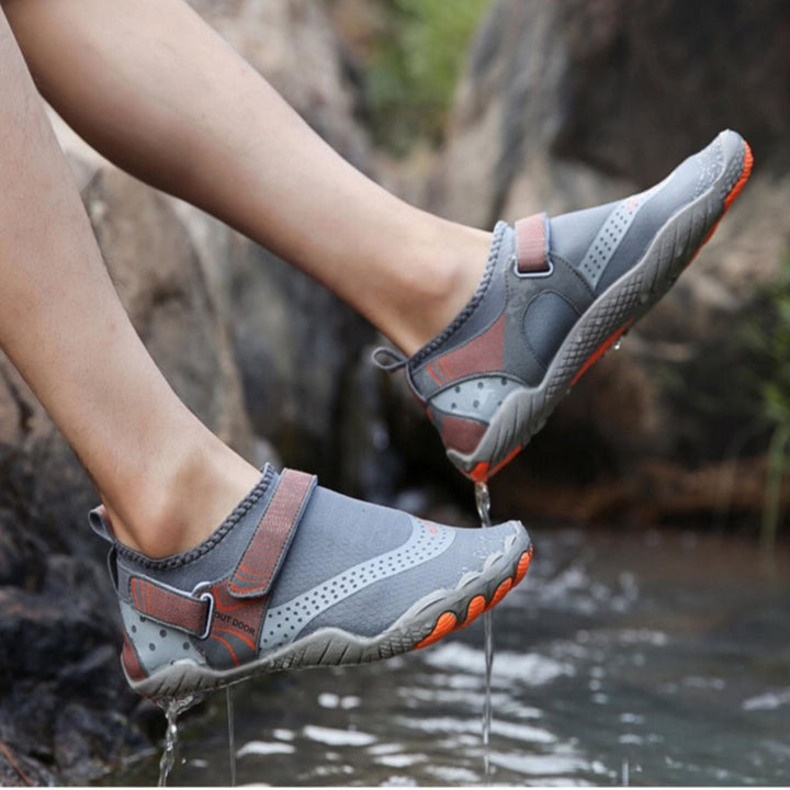 Schwimmschuhe für Strand & Pool, unisex, mit rutschfester Sohle. Ideale Aquaschuhe für Wassersportler.