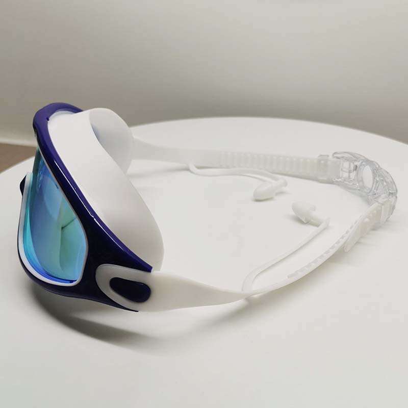 Moderne Unisex Schwimmbrille mit Weitwinkel, Antibeschlag & UV-Schutz. Stylisch & funktional für Wassersport.