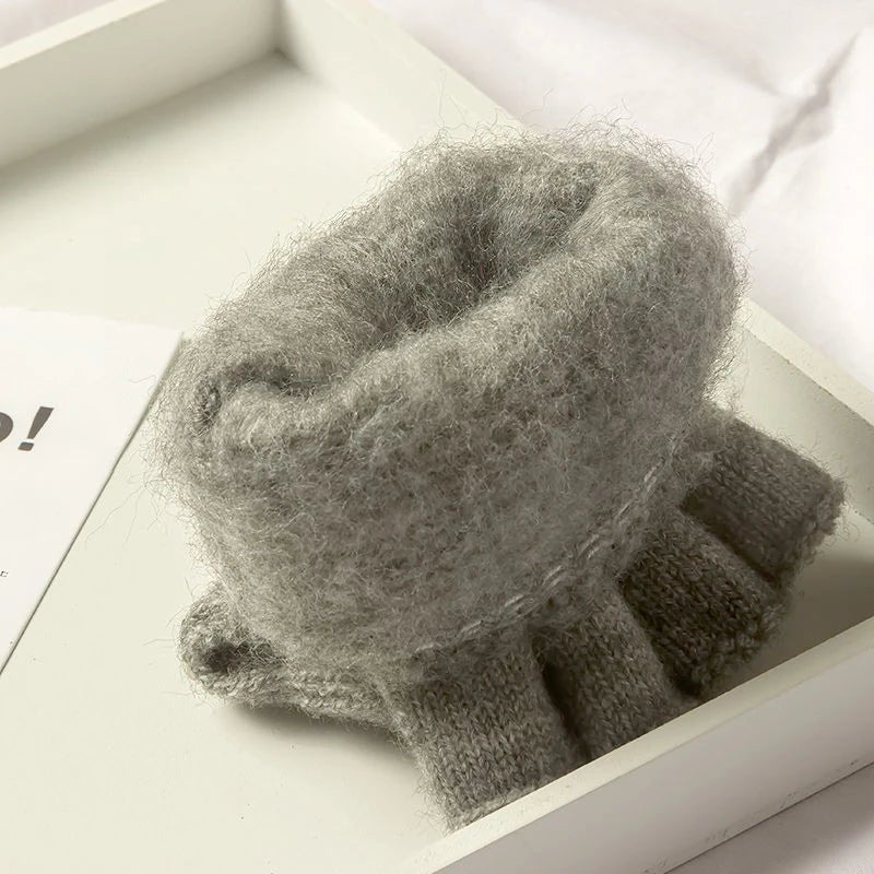 Robuste, warme Unisex-Halbfingerhandschuhe für den Winter. Ideal zum Tippen auf dem Smartphone bei kalten Temperaturen.