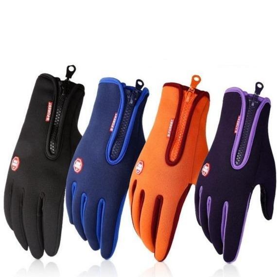 Nahaufnahme der Fingerspitzen: Touchscreen-fähige Unisex Winterhandschuhe zum Bedienen von Smartphones im Winter.