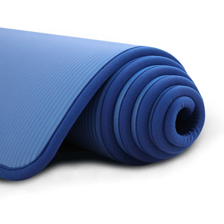 Rutschfeste 10mm Fitnessmatte für Yoga, Pilates, Stretching und Bodentraining.