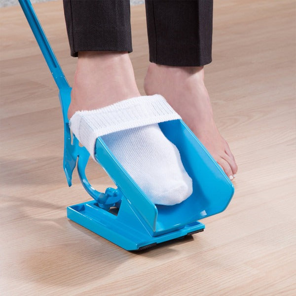 Praktische Strumpfanziehhilfe für einfaches, selbstständiges Anziehen von Socken; ideal bei eingeschränkter Mobilität.