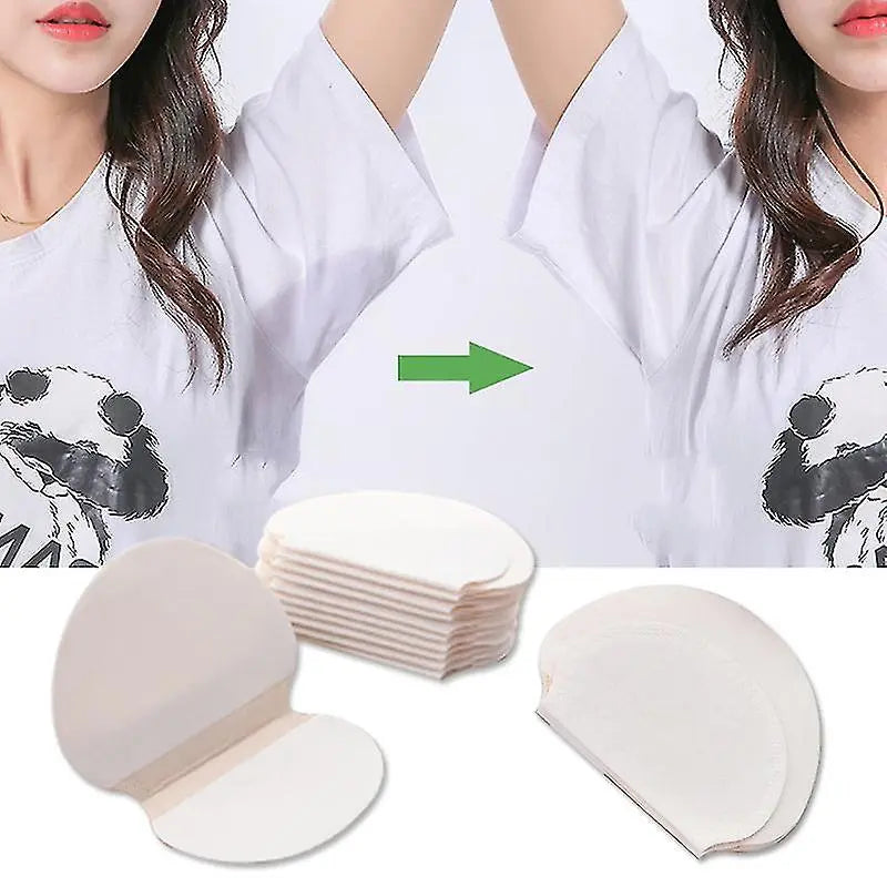 Person trägt unsichtbare Achselpads für sicheren Schutz vor Schweiß und Geruch im Alltag. Unisex.